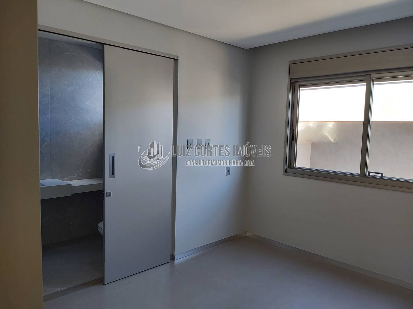 Casa à venda com 5 quartos, 381m² - Foto 13