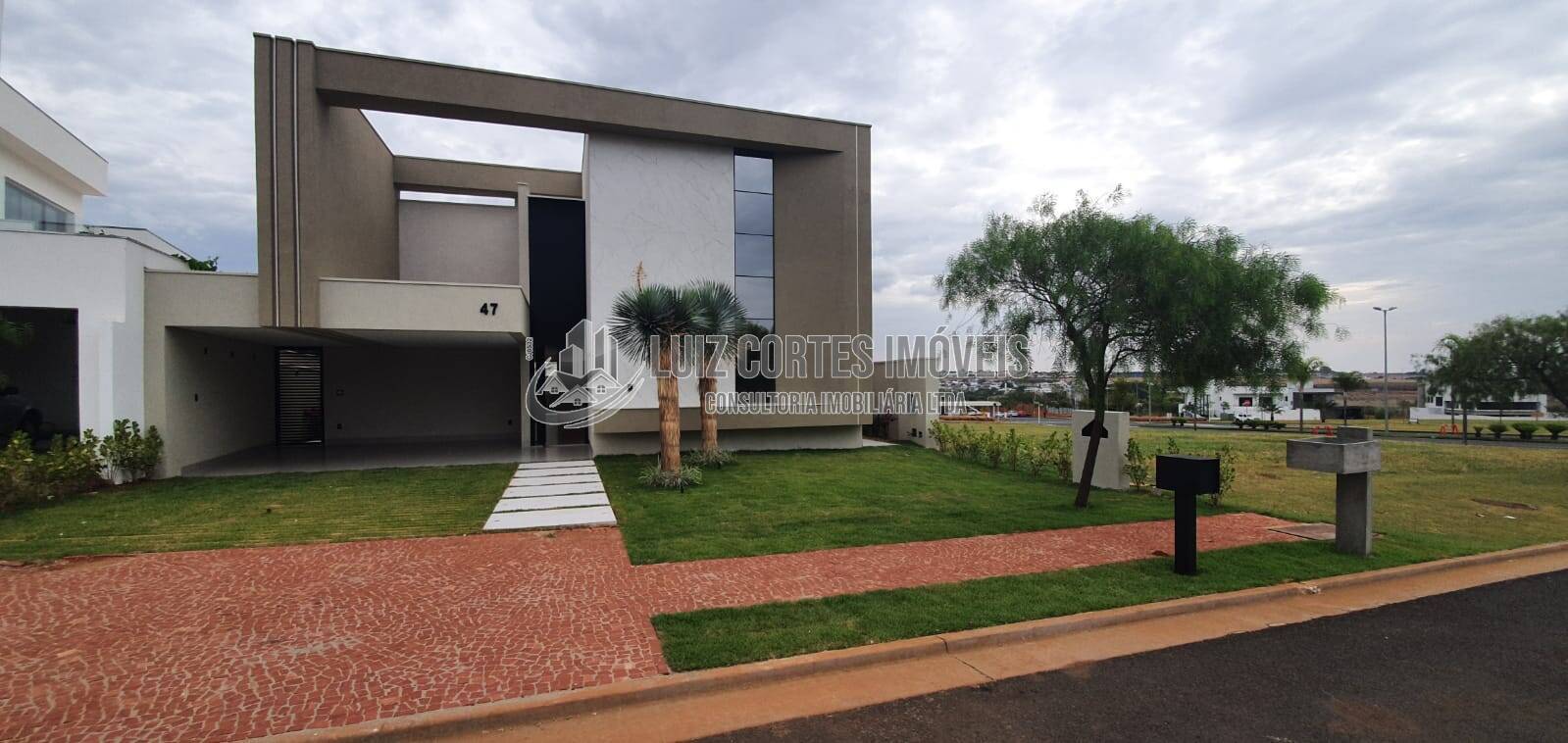 Casa à venda com 4 quartos, 228m² - Foto 5