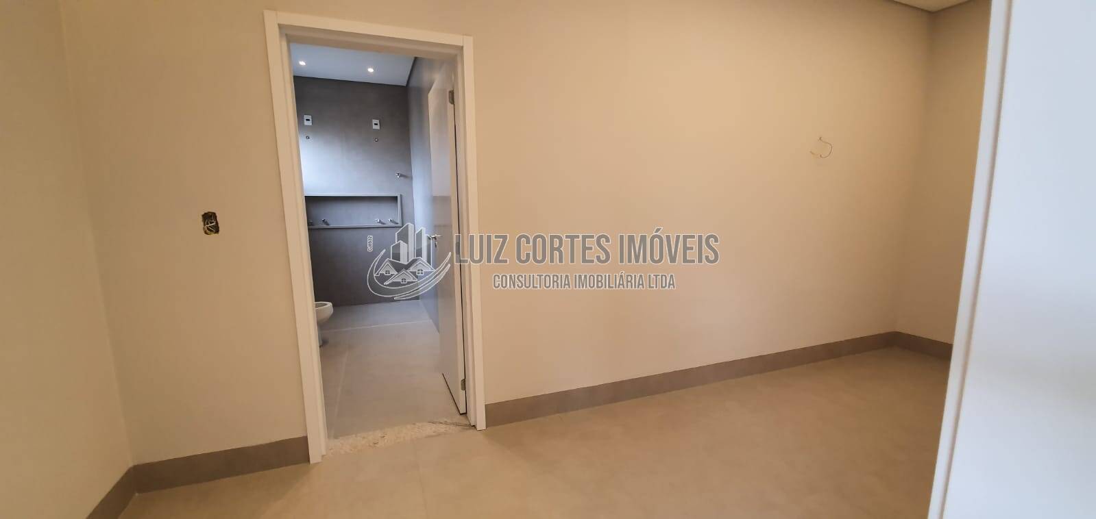 Casa à venda com 4 quartos, 228m² - Foto 32