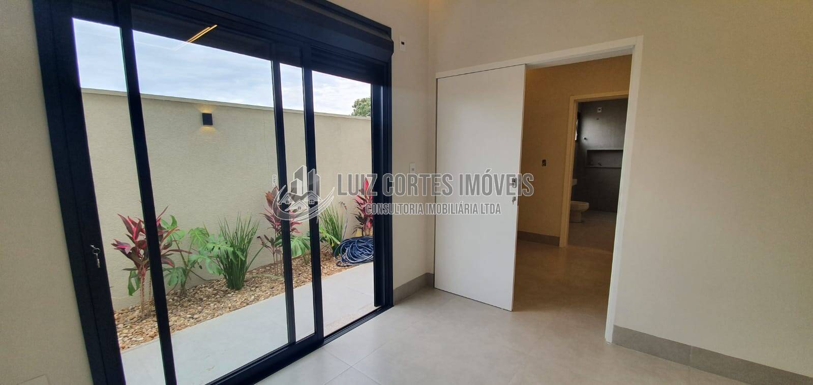 Casa à venda com 4 quartos, 228m² - Foto 31