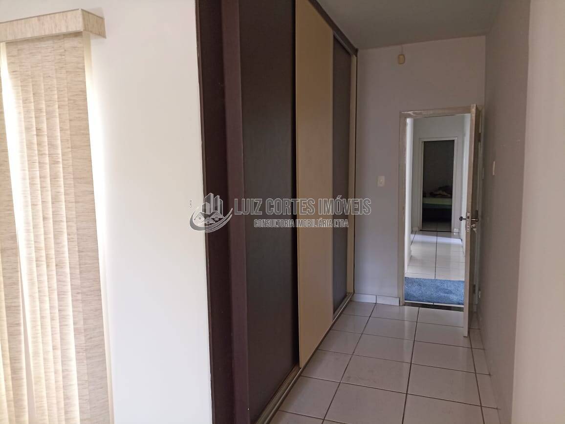 Casa à venda com 3 quartos, 297m² - Foto 5