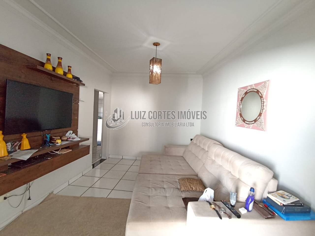 Casa à venda com 3 quartos, 297m² - Foto 2