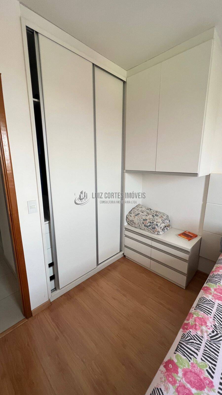 Apartamento à venda com 2 quartos, 70m² - Foto 9