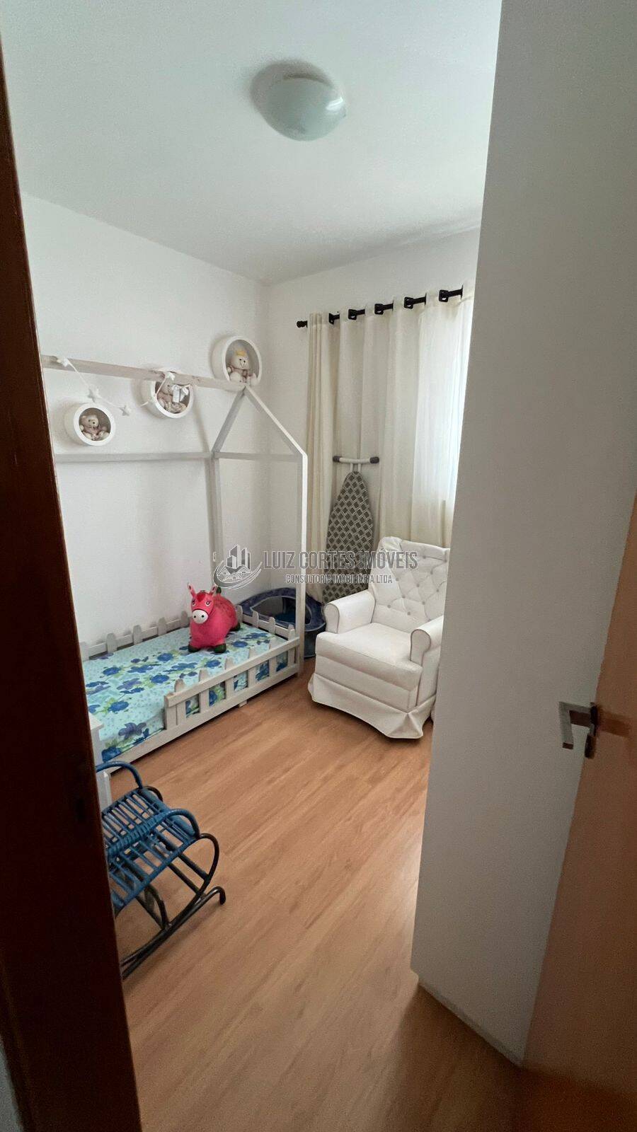 Apartamento à venda com 2 quartos, 70m² - Foto 11