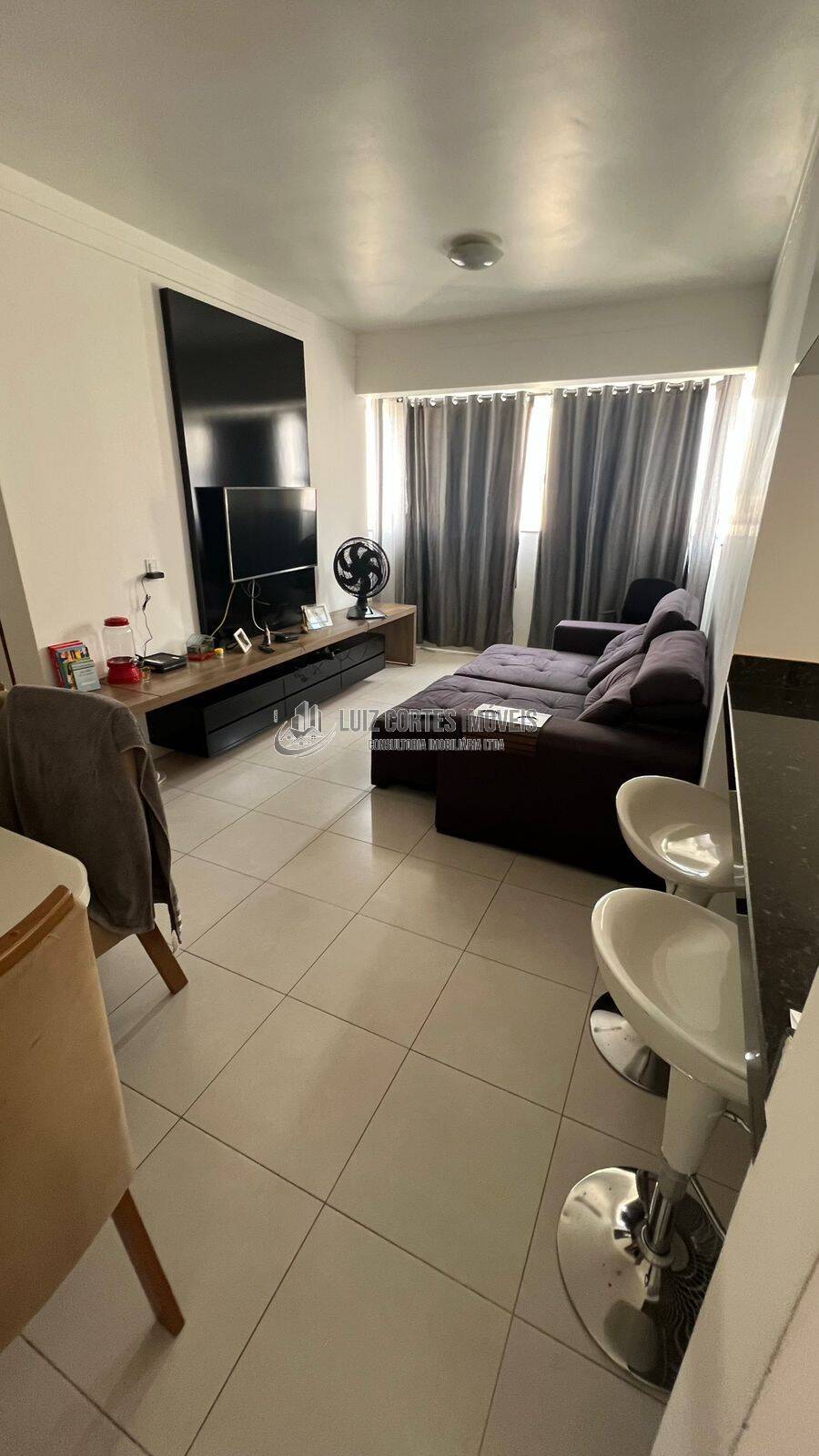 Apartamento à venda com 2 quartos, 70m² - Foto 2