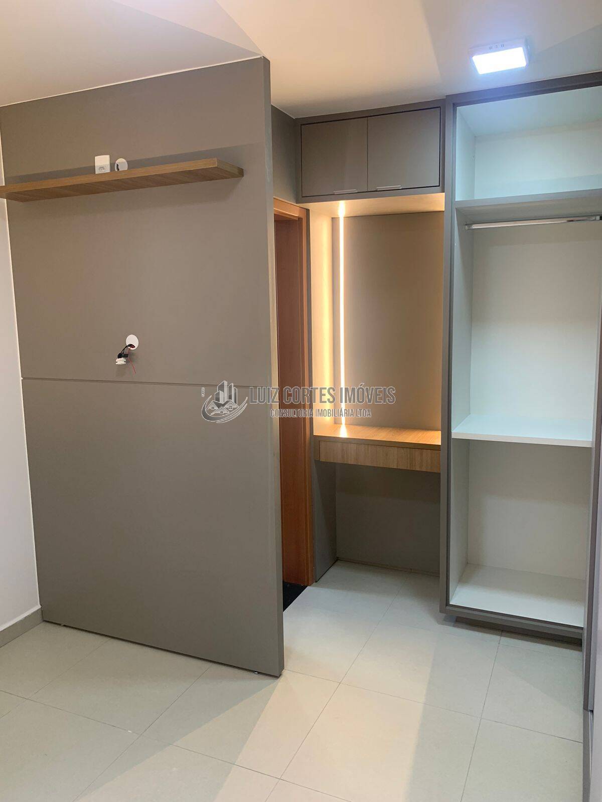 Apartamento à venda com 2 quartos, 64m² - Foto 22