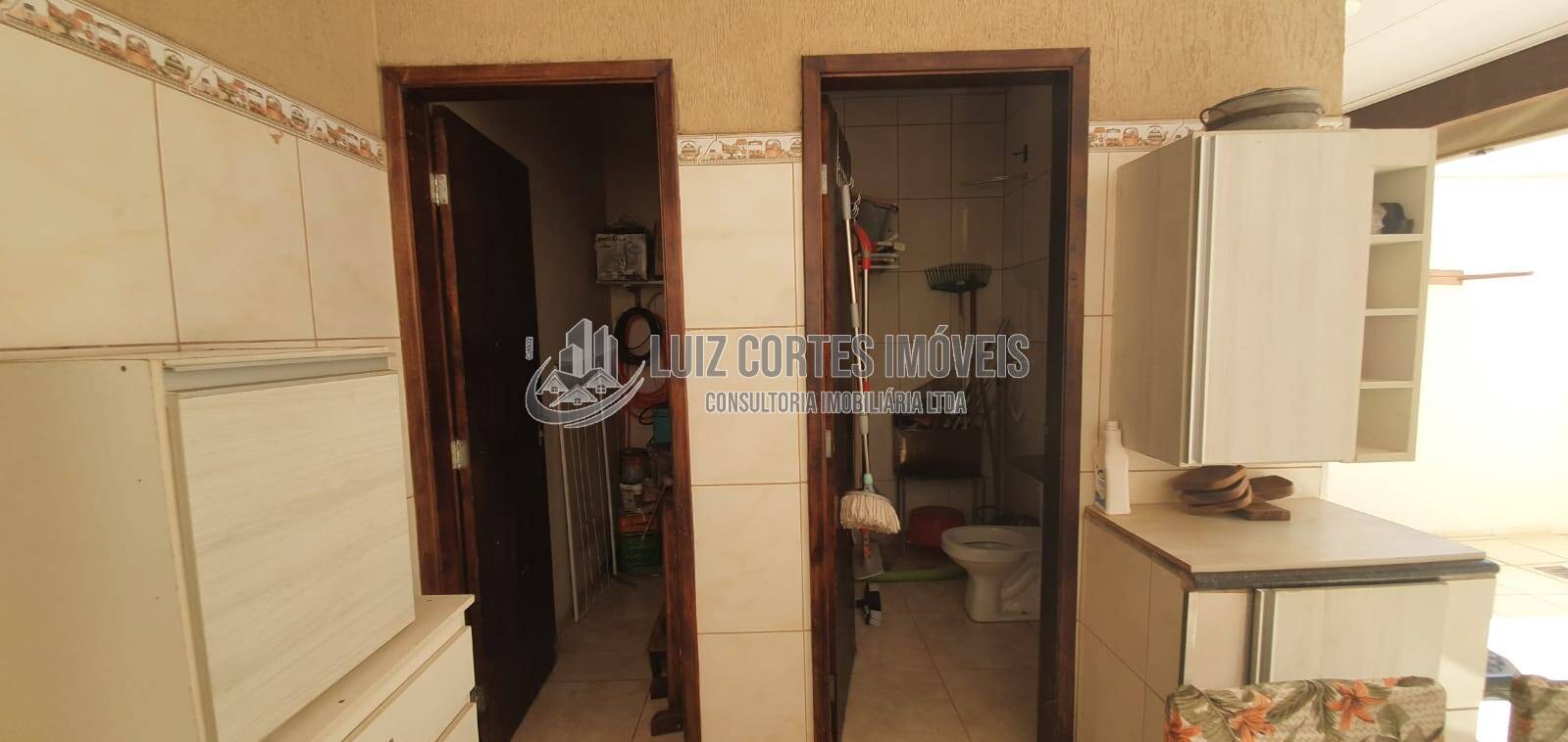 Casa à venda com 3 quartos, 250m² - Foto 37