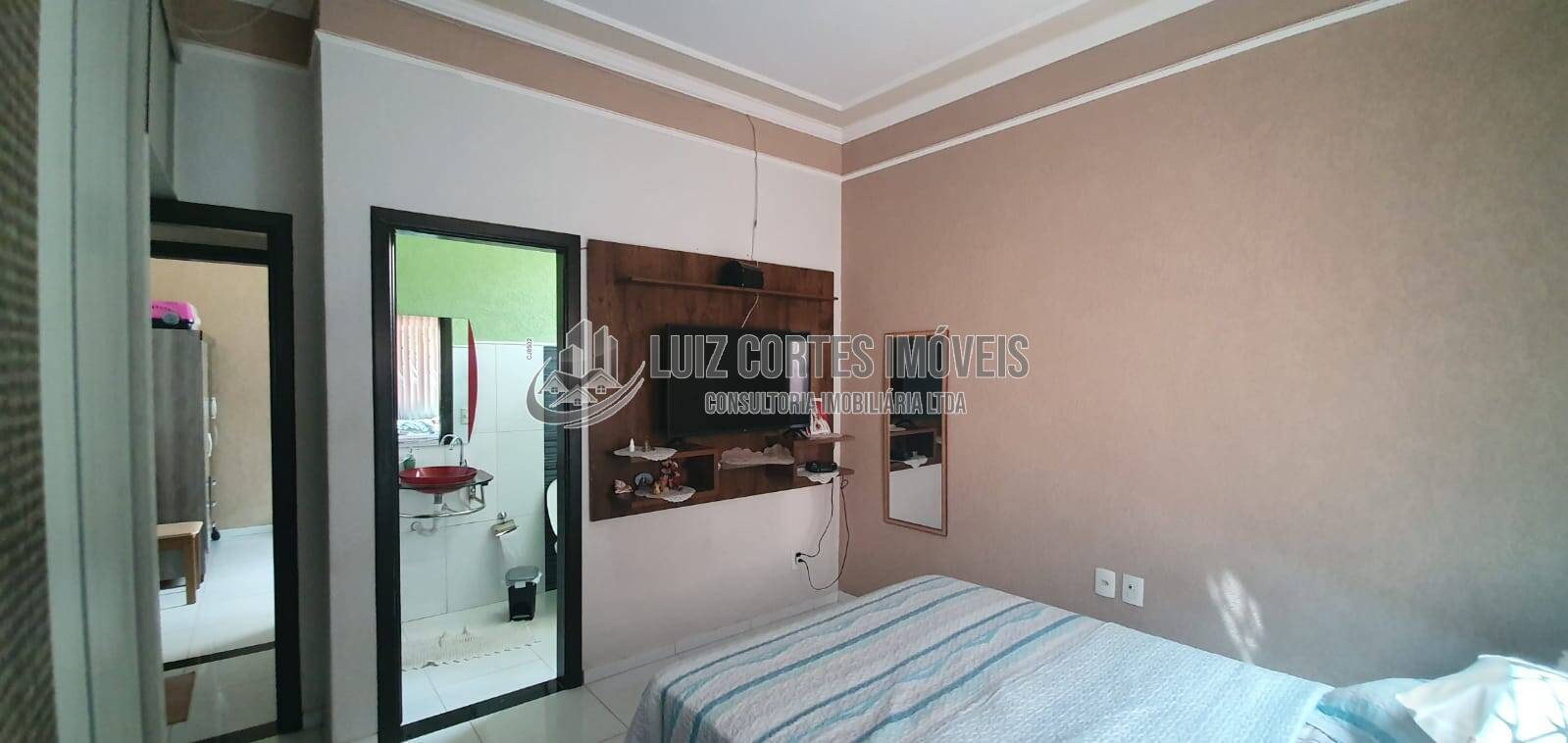 Casa à venda com 3 quartos, 250m² - Foto 15