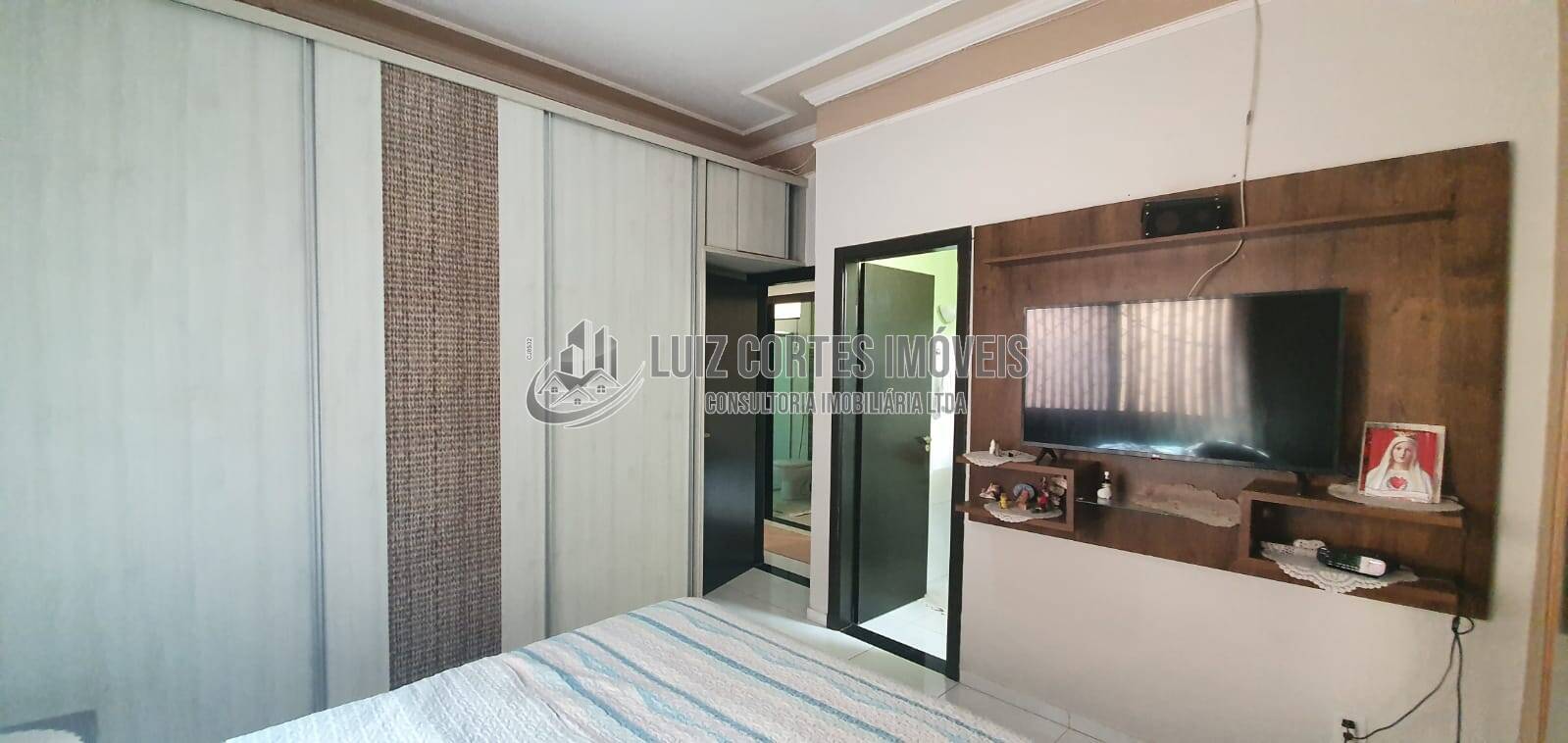 Casa à venda com 3 quartos, 250m² - Foto 18