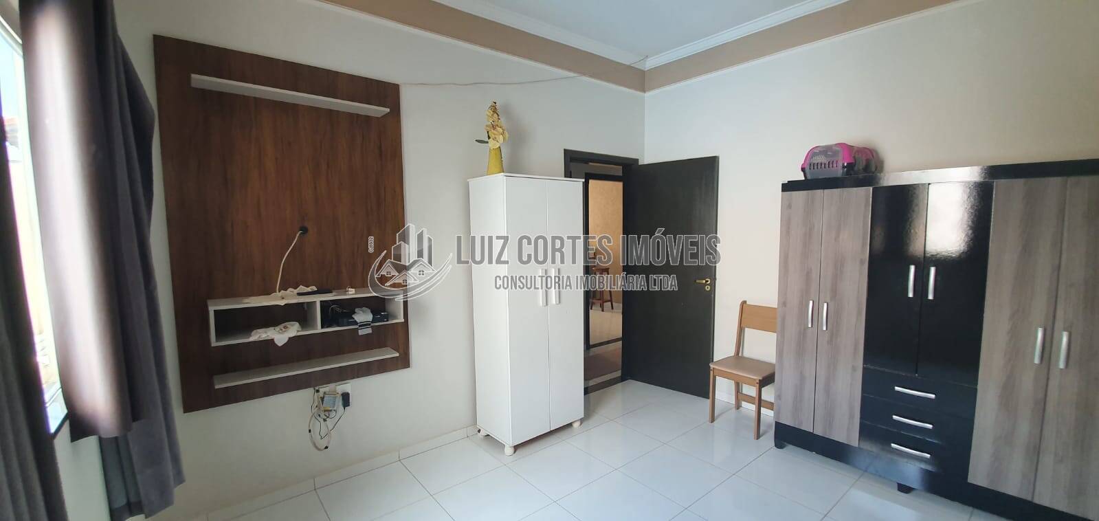 Casa à venda com 3 quartos, 250m² - Foto 25