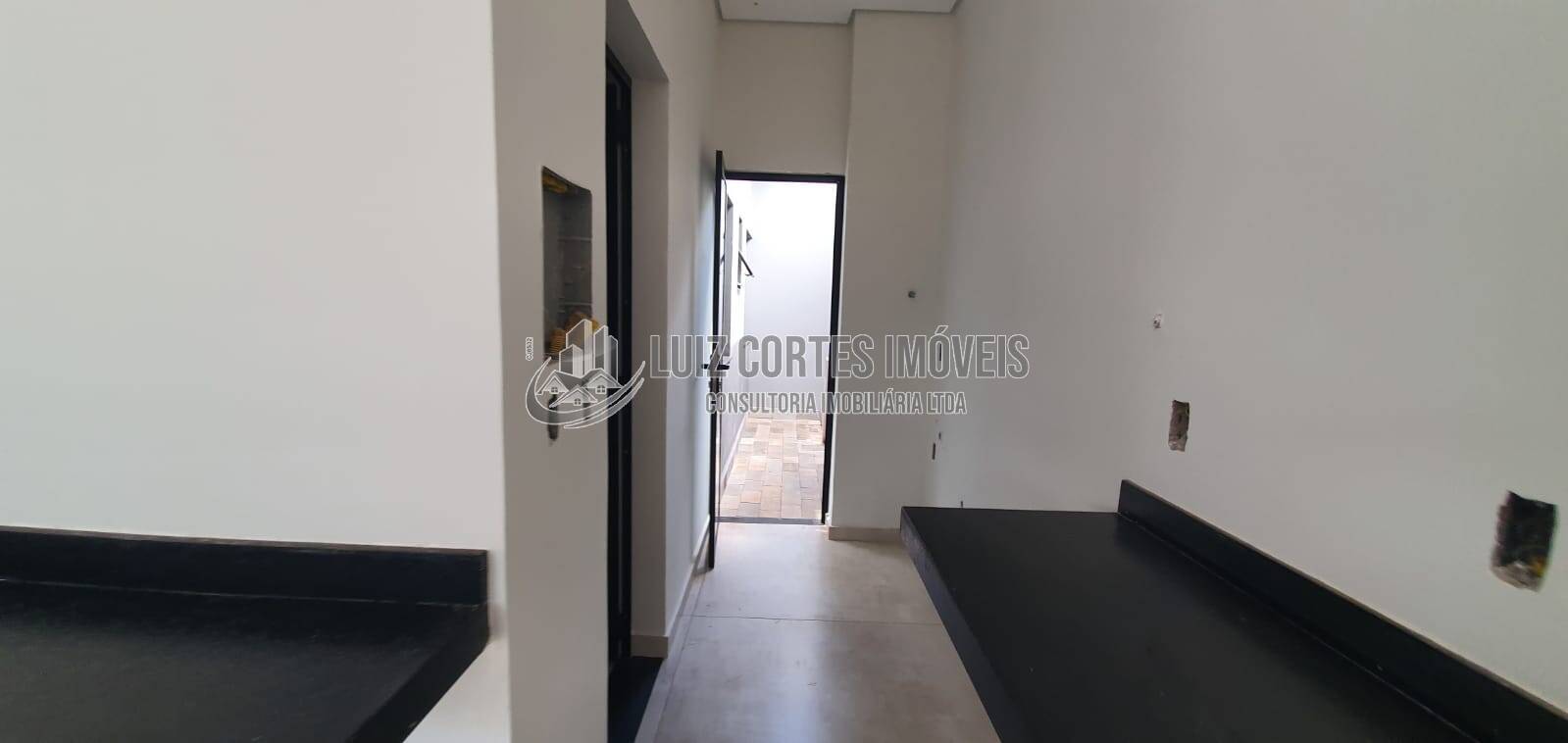 Casa à venda com 3 quartos, 250m² - Foto 15